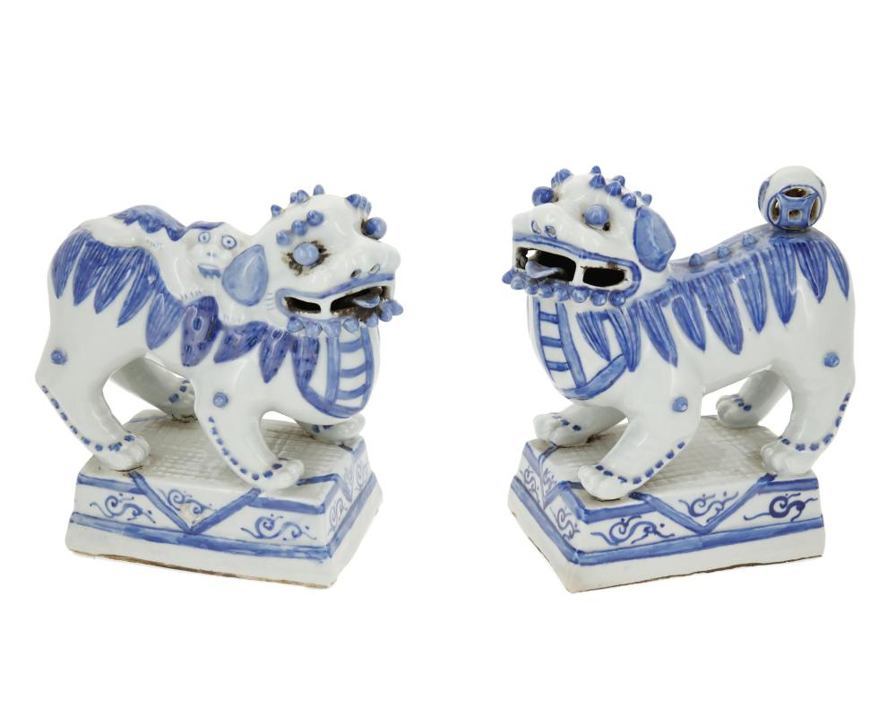 A PAIR OF CHINESE PORCELAIN GUARDIAN