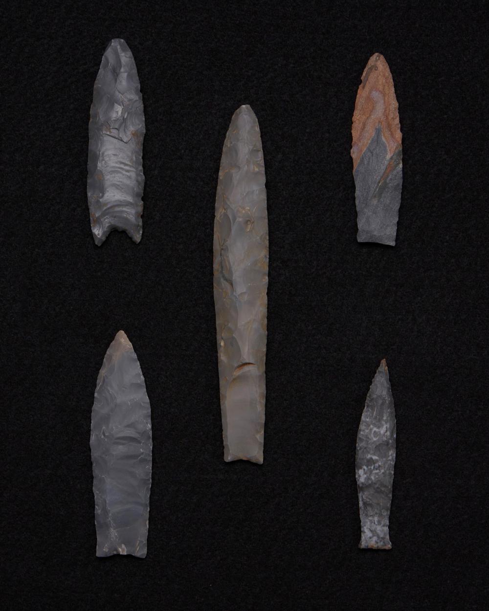 A COLLECTION OF FOLSOM-STYLE STONE POINTSA