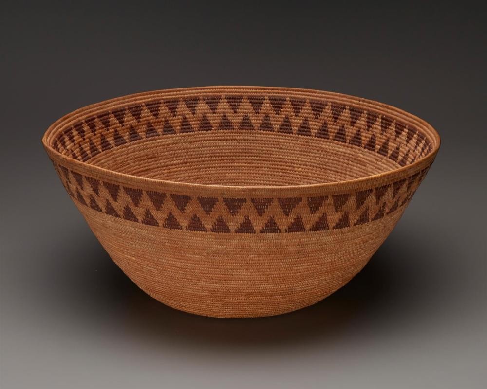 A LARGE YOKUTS MUSH BOWL BASKETA