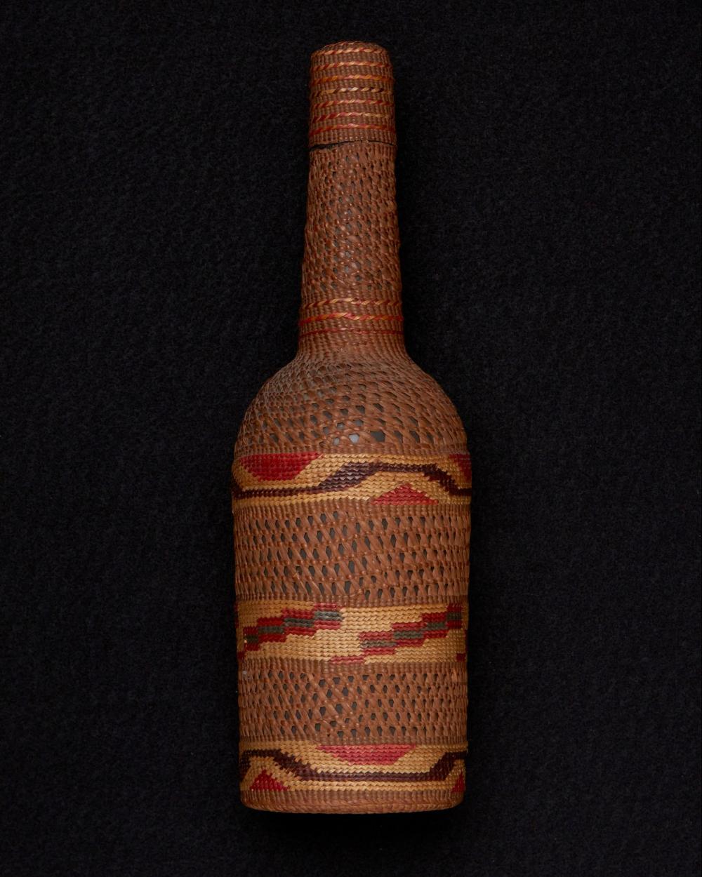 A NORTHWEST COAST TLINGIT BOTTLE 3447a4