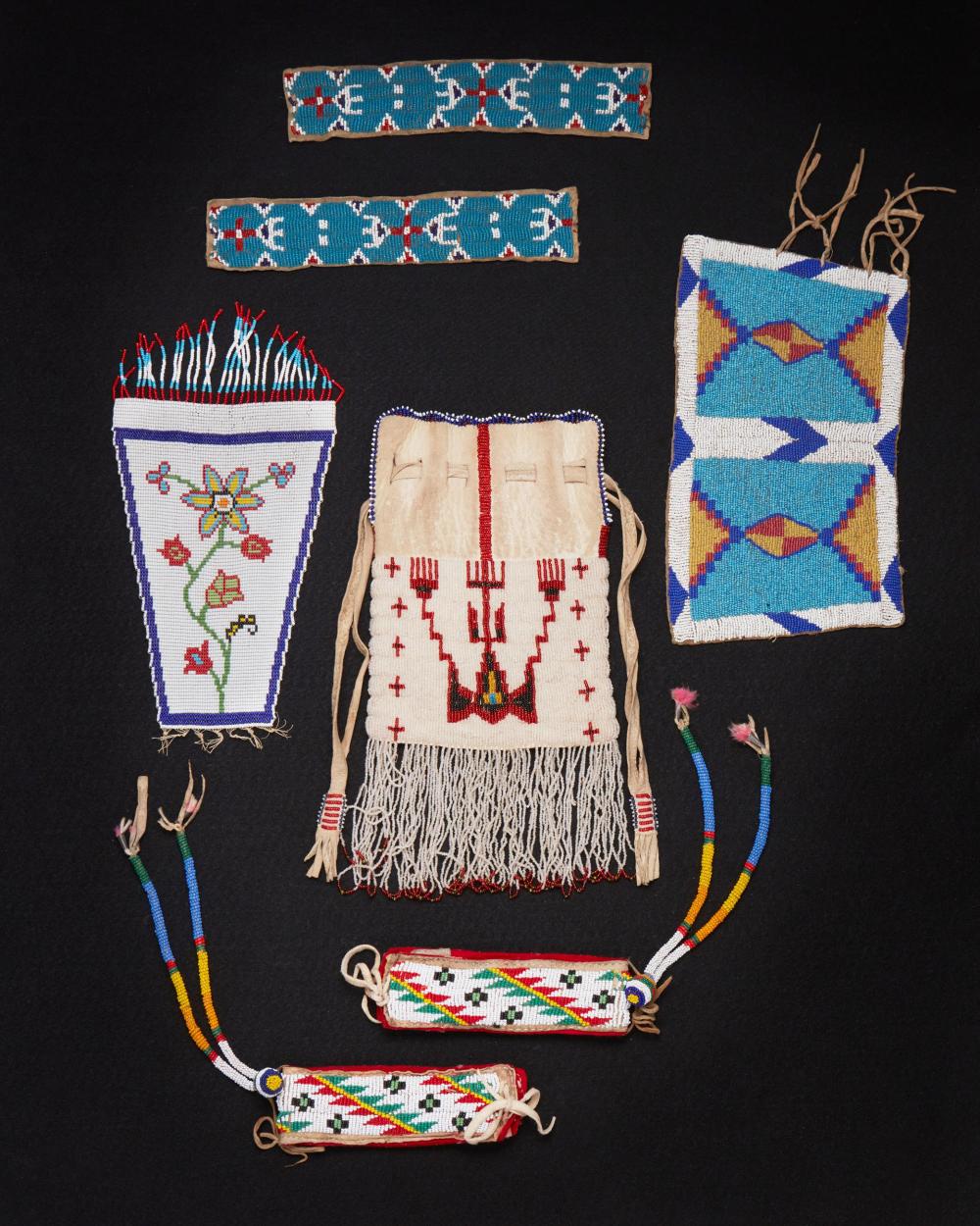 A GROUP OF AMERICAN INDIAN BEADED ITEMSA