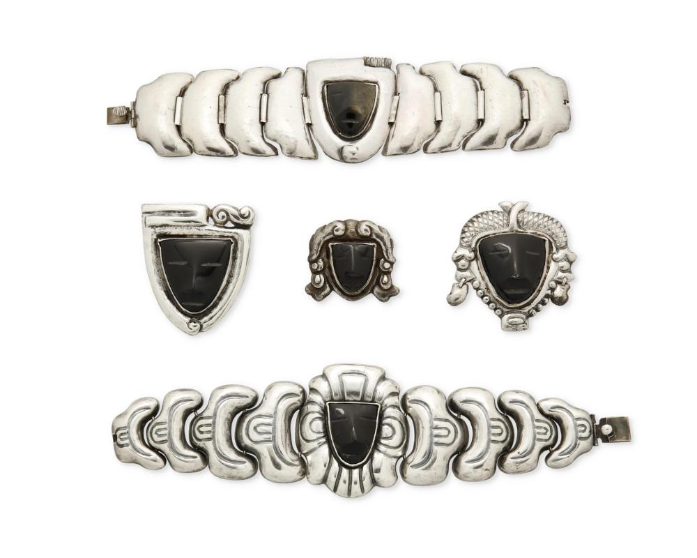 A GROUP OF MATL SILVER, ONYX, AND