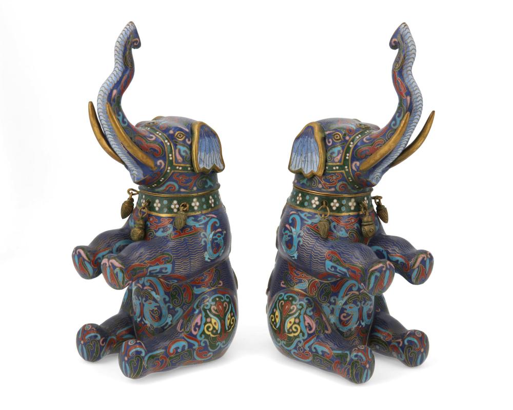 A PAIR OF CHINESE CLOISONN ELEPHANT 344971