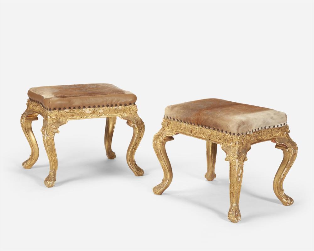 A PAIR OF CONTINENTAL CARVED GILTWOOD