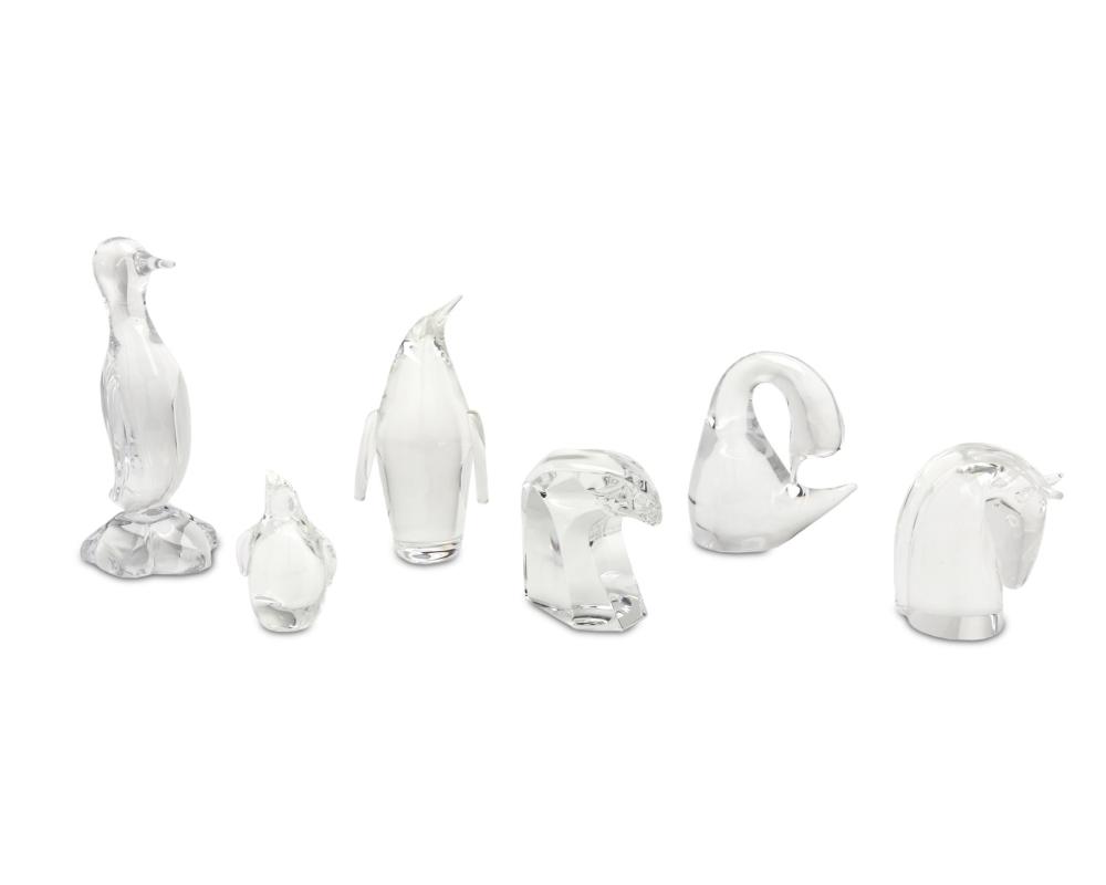 A GROUP OF CRYSTAL ANIMAL FIGURESA