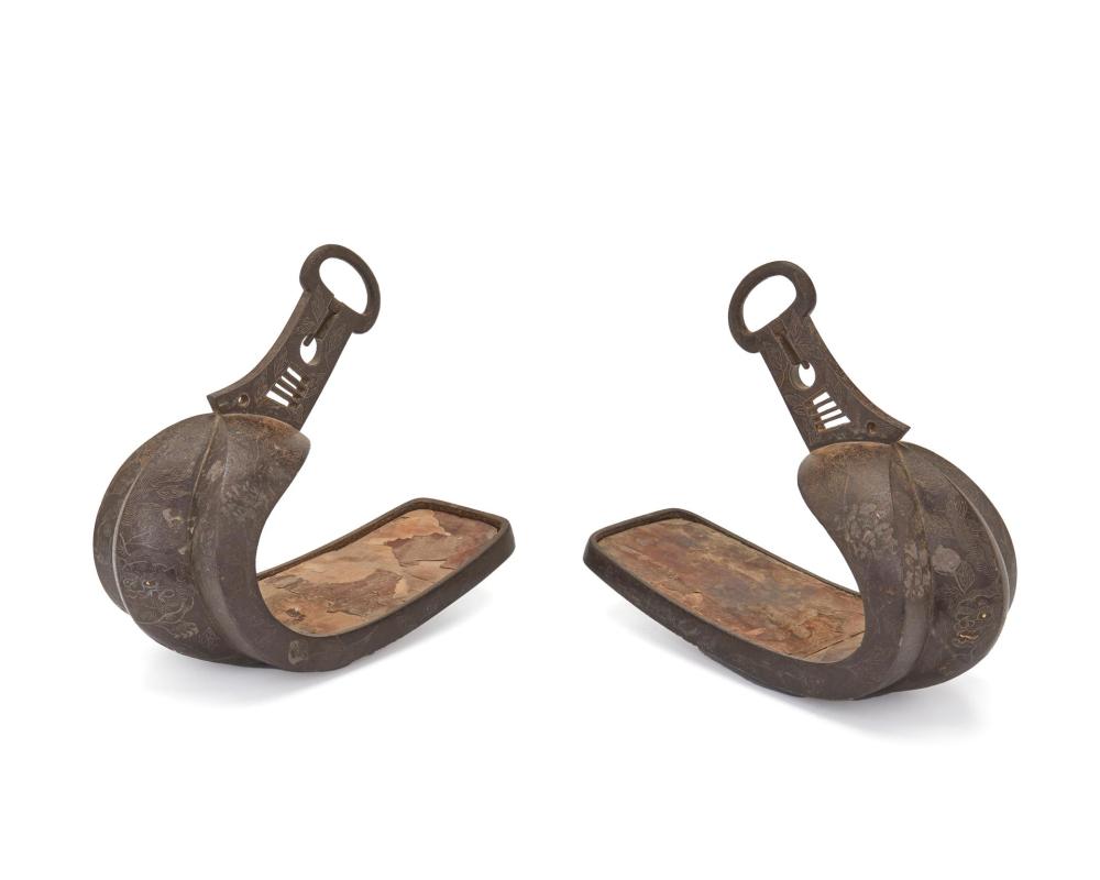 A PAIR OF JAPANESE IRON "ABUMI"