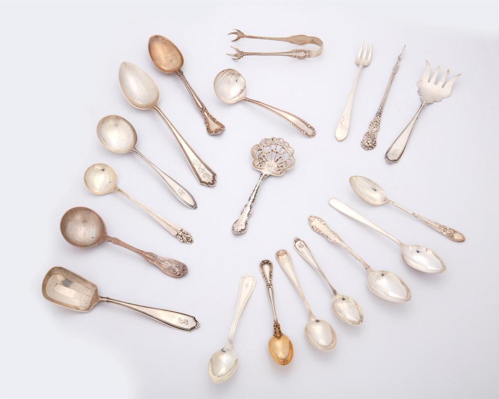 A GROUP OF STERLING SILVER FLATWARE