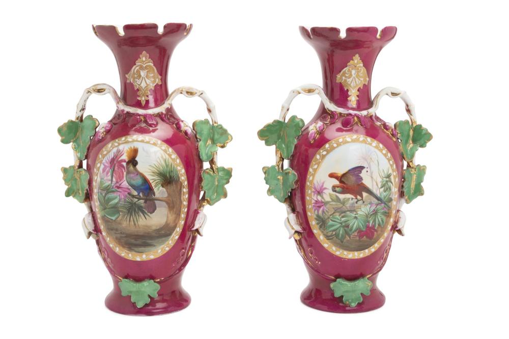 A PAIR OF ROUGE-PAINTED PORCELAIN