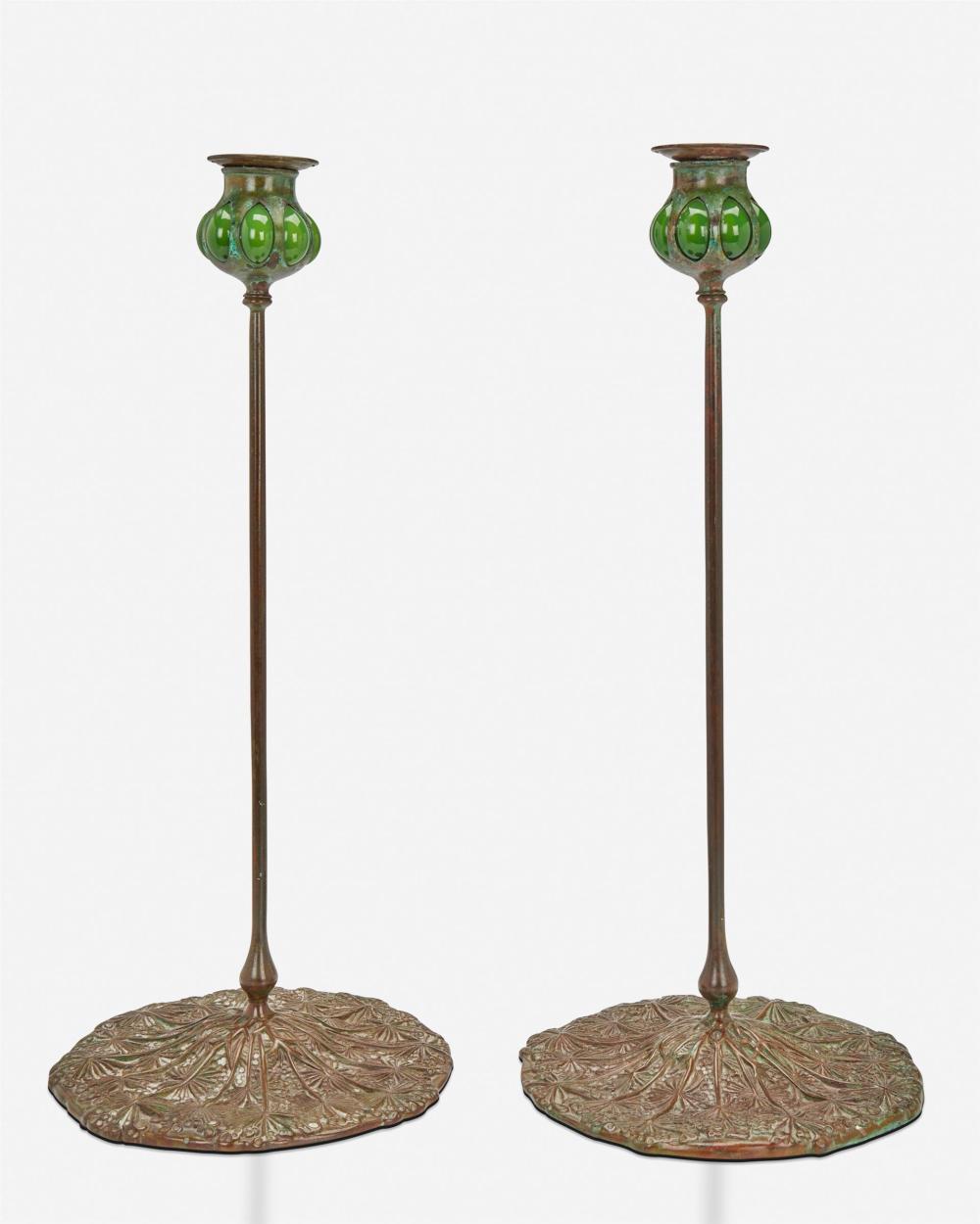 A PAIR OF TIFFANY STYLE CANDLESTICKSA 344ea8