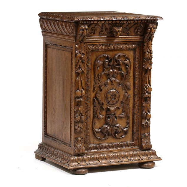 CONTINENTAL RENAISSANCE STYLE CARVED