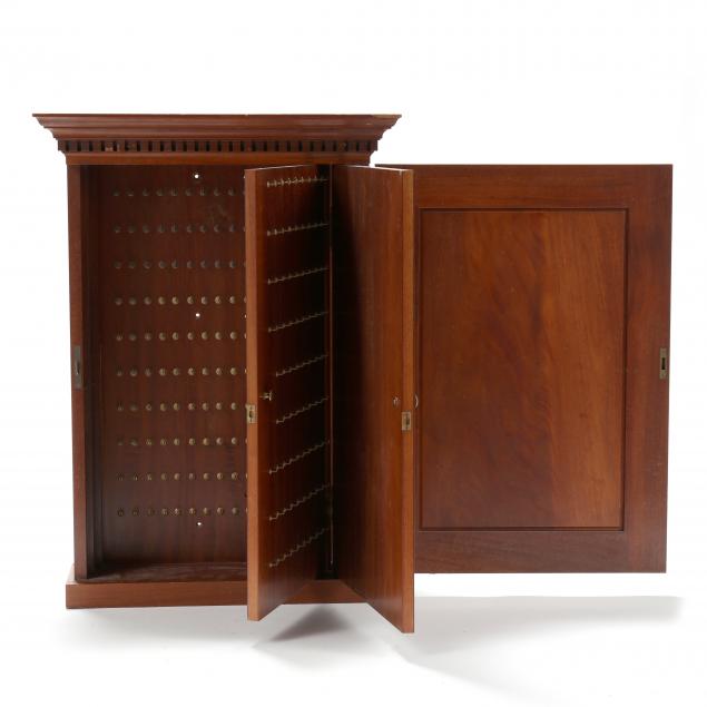 CHIPPENDALE STYLE MAHOGANY HOTEL 345318