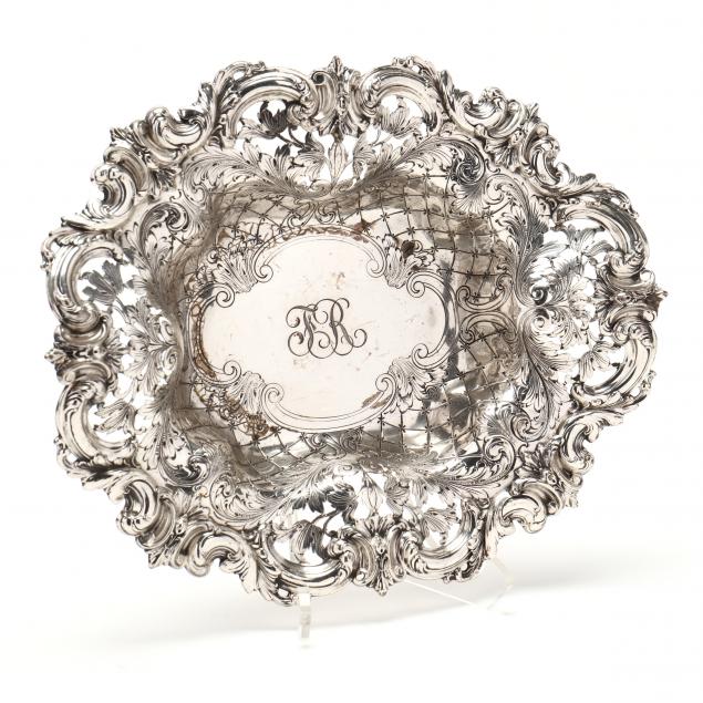 A STERLING SILVER OVAL CENTERPIECE