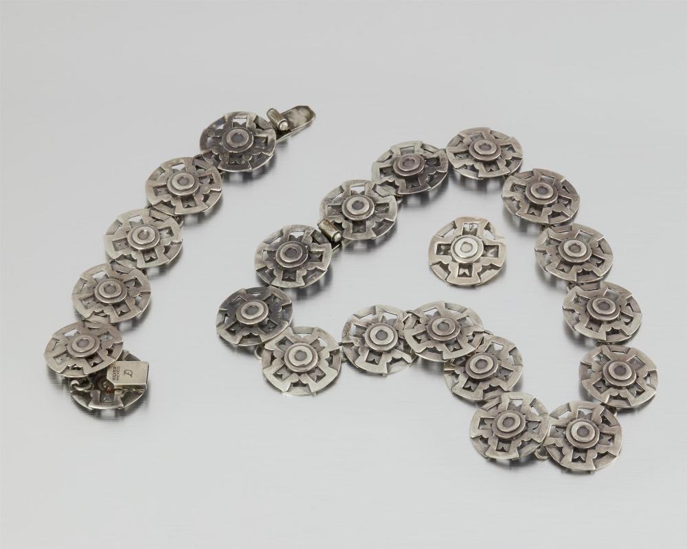 A SUITE OF FRED DAVIS SILVER JEWELRYA