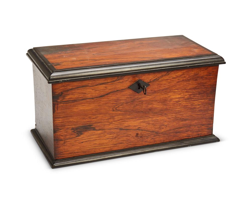 A HIDDEN COMPARTMENT SECRETS BOXA