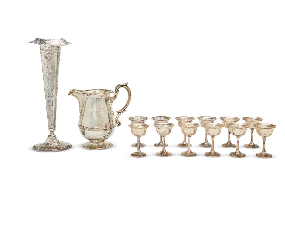 A GROUP OF SILVER TABLE ITEMSA