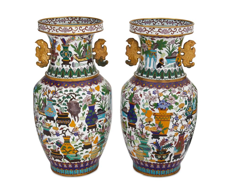 A PAIR OF CHINESE CLOISONNé ENAMEL