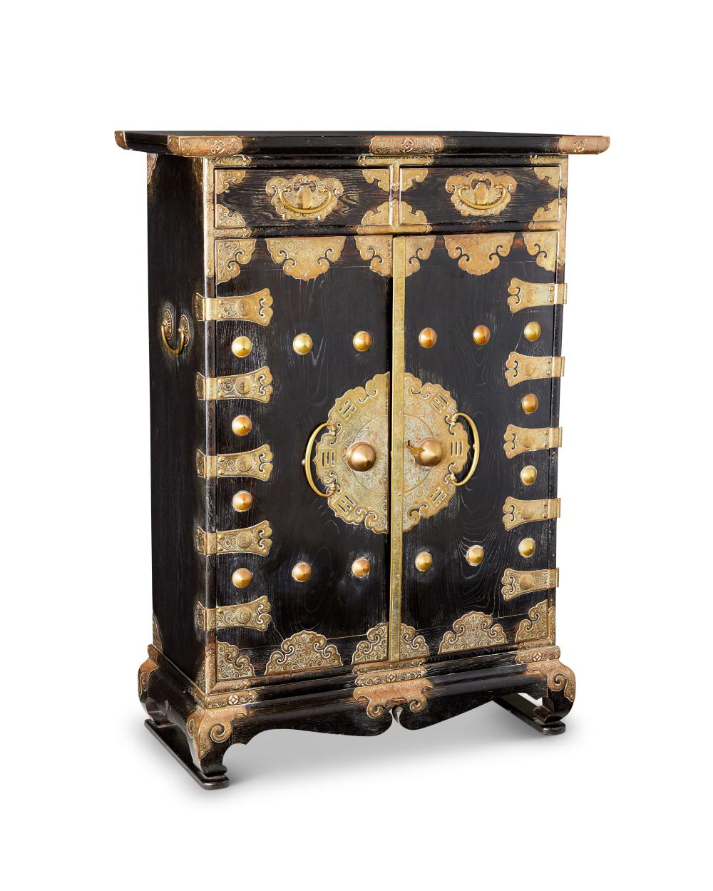 A KOREAN EBONIZED WOOD BEDSIDE 34345d