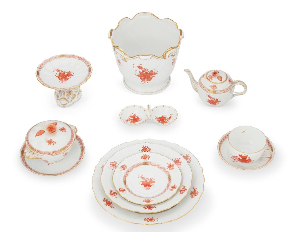 A HEREND CHINESE BOUQUET PORCELAIN 34346d