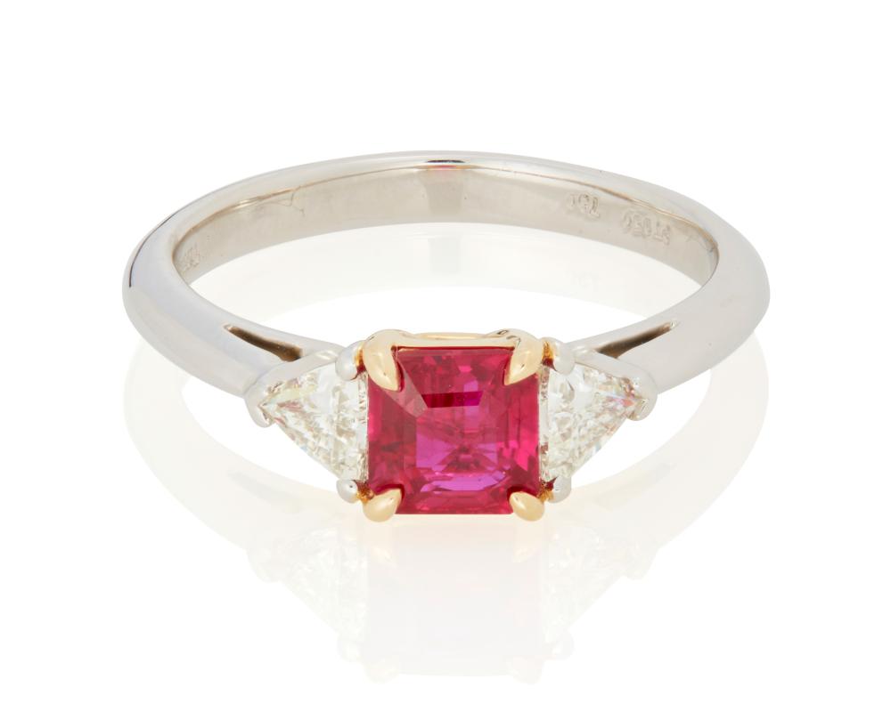 A BURMESE RUBY AND DIAMOND RINGA 34350b