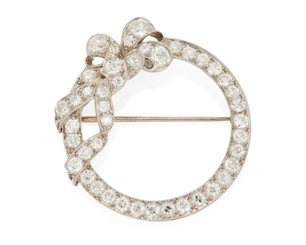 A DIAMOND WREATH BROOCHA diamond 34354f