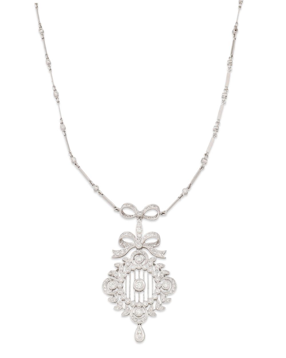 A DIAMOND GARLAND NECKLACEA diamond