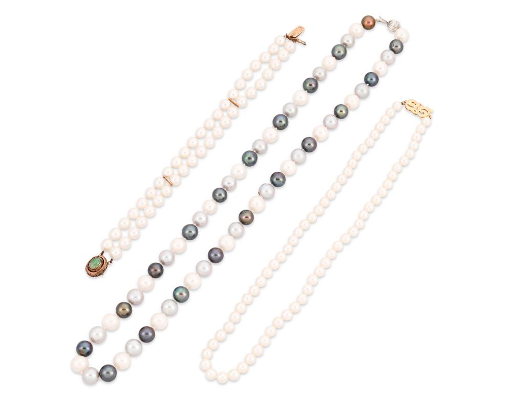 THREE CULTURED PEARL JEWELRY ITEMS 3435c0