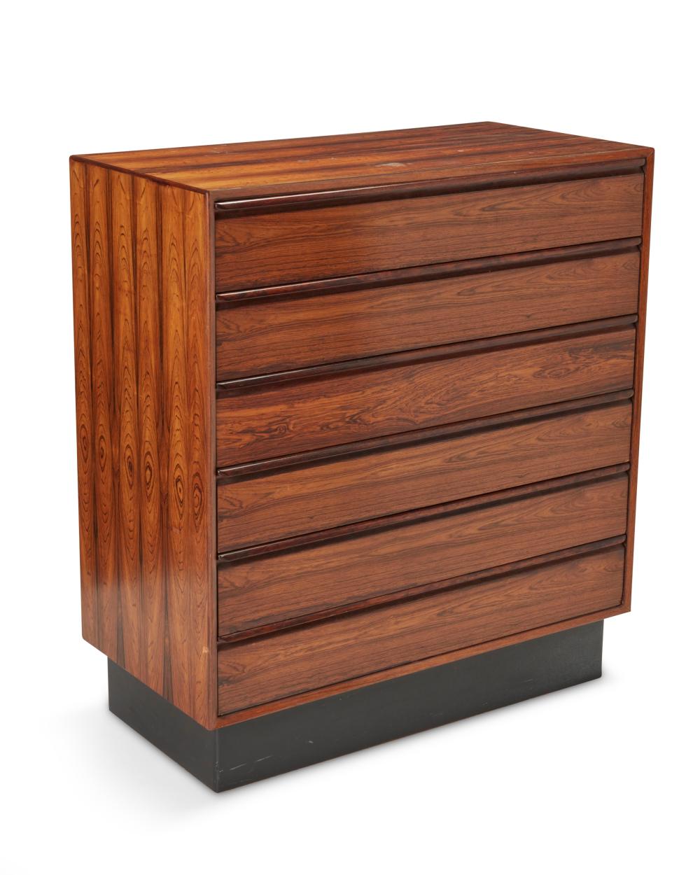 A SCANDINAVIAN MODERN ROSEWOOD 343799