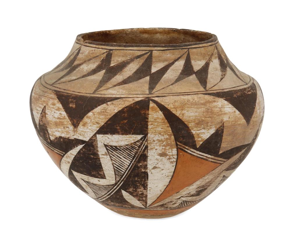 AN ACOMA POTTERY OLLAAn Acoma pottery 343d1f