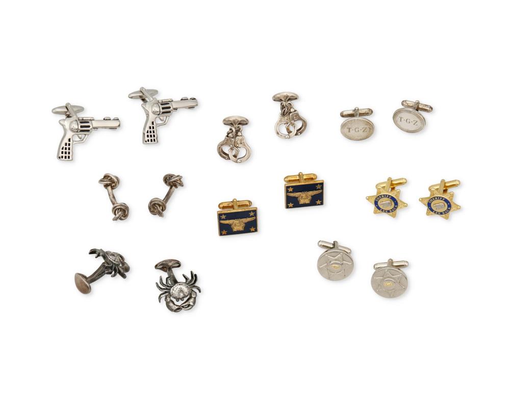 A GROUP OF CUFFLINKSA group of 343ef3