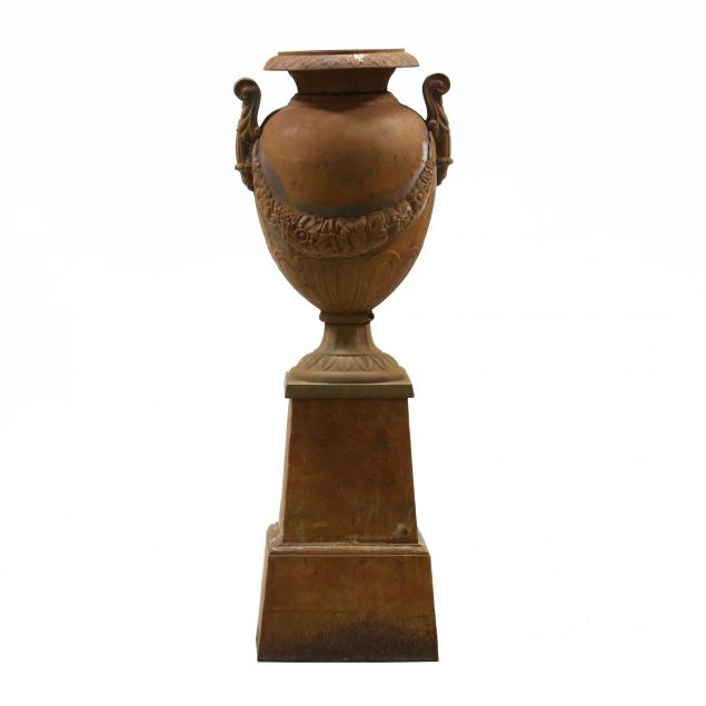 CLASSICAL STYLE CAST IRON URN ON 34682f