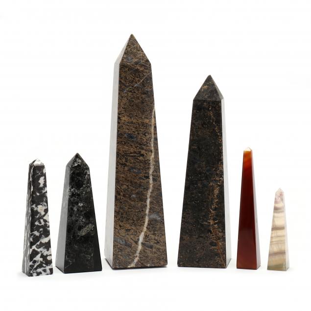 A GROUPING OF SIX ASSORTED HARDSTONE 346855