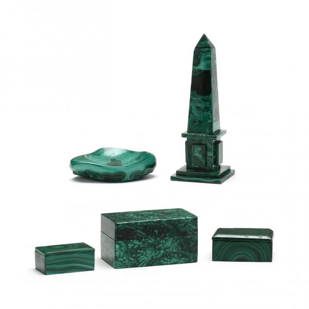 A GROUPING OF MALACHITE ACCESSORIES 346863