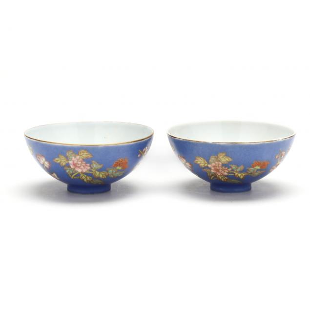 A PAIR OF CHINESE PORCELAIN TEA