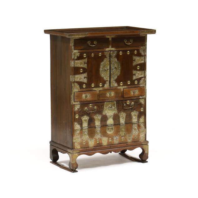 VINTAGE DIMINUTIVE TANSU CHEST 346940