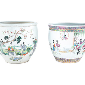 Two Chinese Famille Rose Porcelain 3469d7