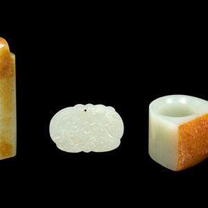 Three Chinese Celadon Jade Articles comprising 346a5c