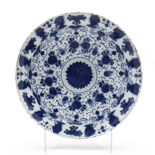 DUTCH DELFT BLUE AND WHITE CHARGER