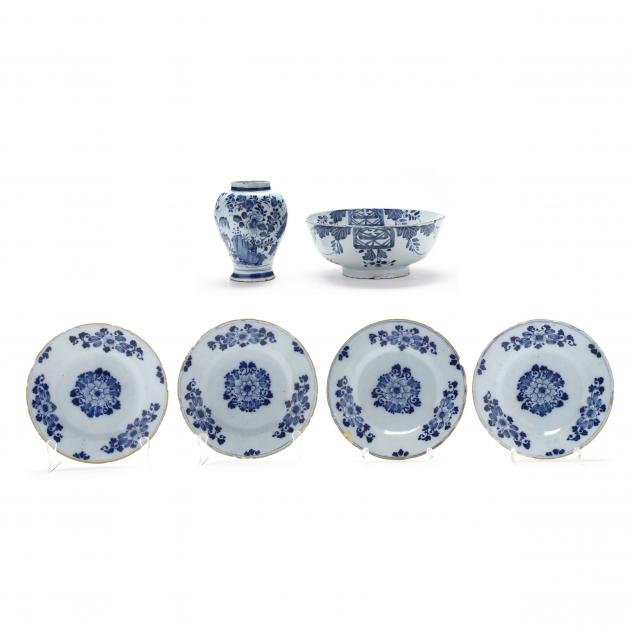 GROUP OF SIX ENGLISH BLUE AND WHITE 346b8d