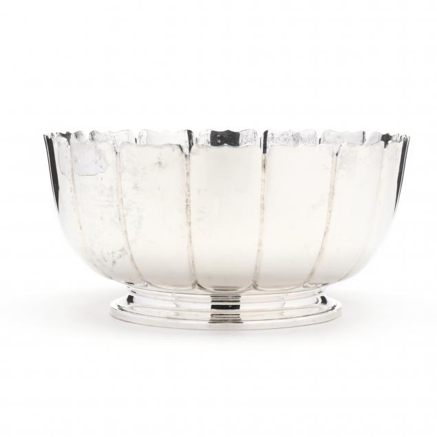 A LARGE ELIZABETH II SILVER PUNCH BOWL