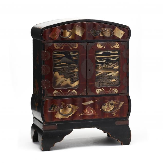 A JAPANESE SMALL LACQUERED WOOD 346ce4