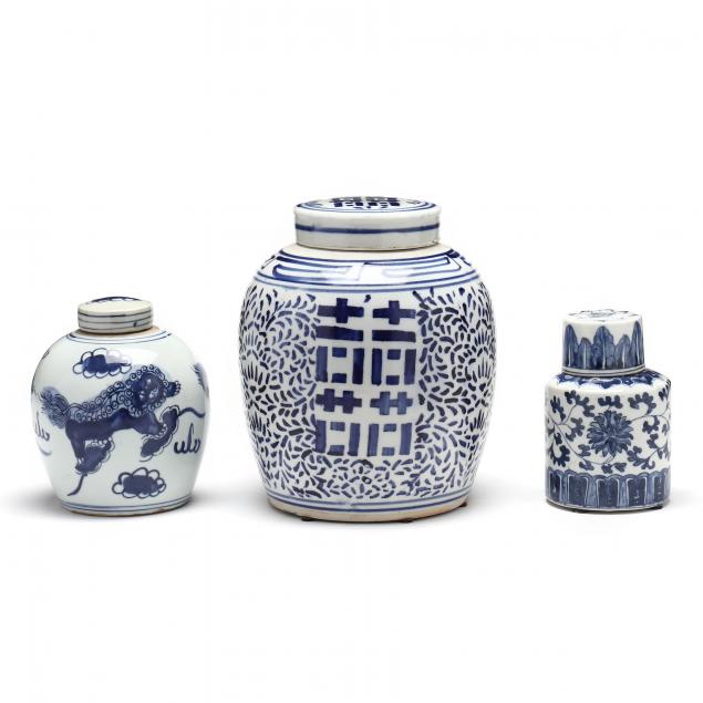 A GROUP OF CHINESE BLUE AND WHITE