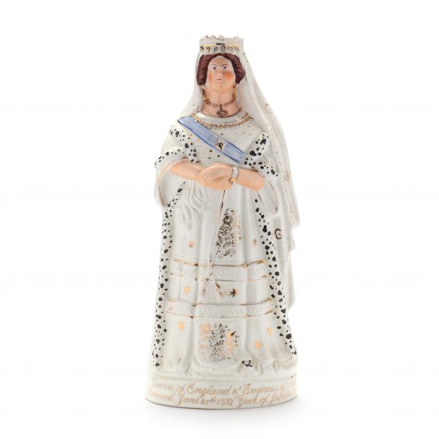LARGE STAFFORDSHIRE FIGURE OF QUEEN