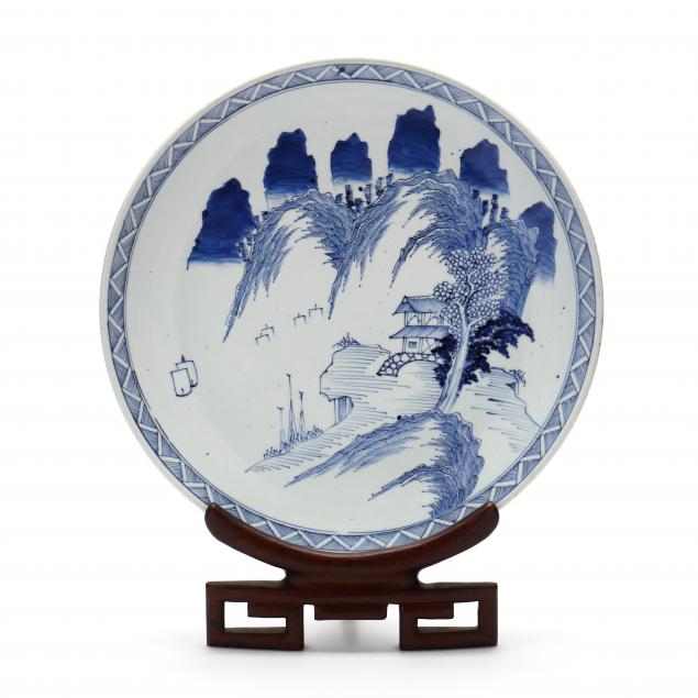 A LARGE ASIAN PORCELAIN BLUE AND