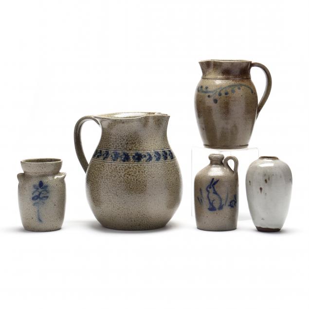 SELECTION OF FIVE JUGTOWN POTTERY  346f9b
