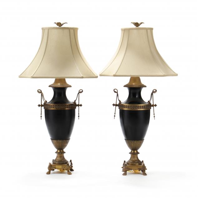 PAIR OF NEOCLASSICAL STYLE URN 346fe2