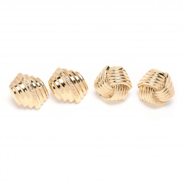 TWO PAIRS OF GOLD EARRINGS To include  3470d9