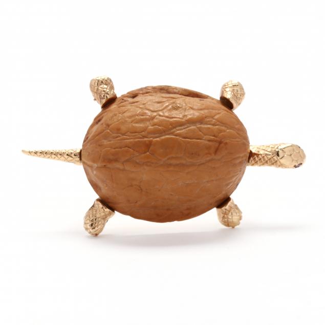 GOLD AND NUT SHELL TURTLE BROOCH,