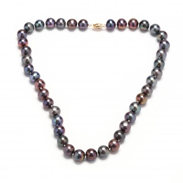 TAHITIAN PEARL NECKLACE The necklace