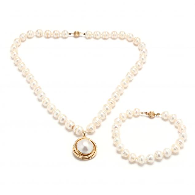 PEARL NECKLACE WITH PENDANT AND