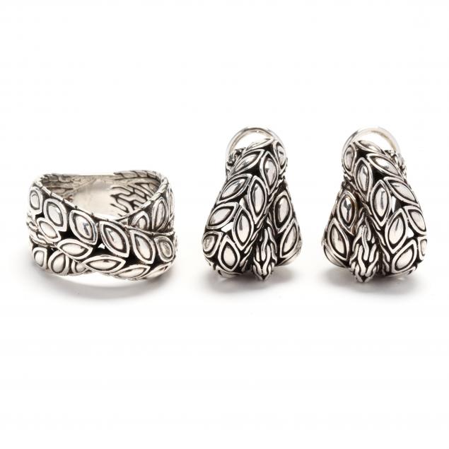 STERLING SILVER RING AND A PAIR OF EARRINGS,